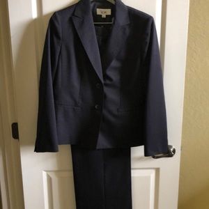 Women’s suit